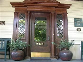 Olde Staunton Inn 외부 사진